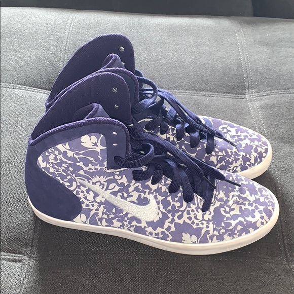 Nike Shoes - Women’s Nike Hyperclave Lite Suede